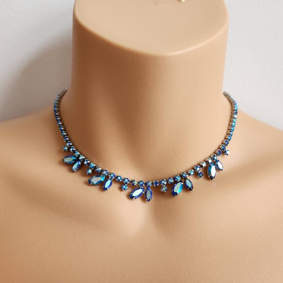 1960 –SHERMAN VINTAGE SPARKLING NECKLACE DECORATED WITH AB BLUE CRYSTALS. - Picture 2 of 9